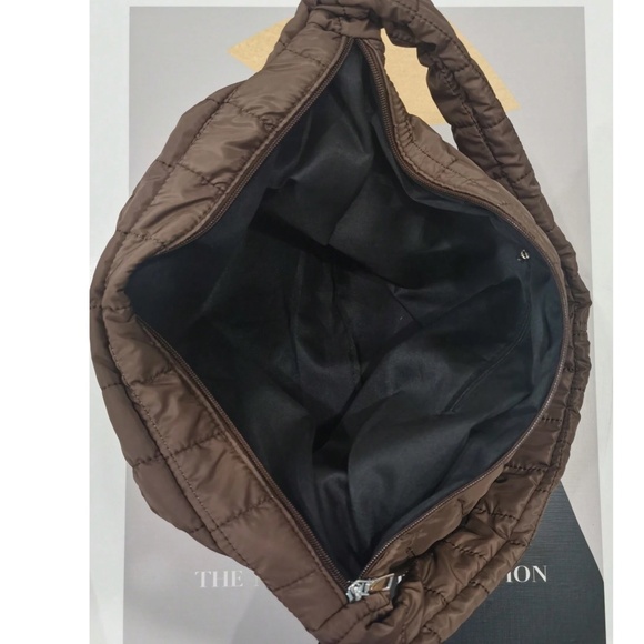 Luxe Quilted Puffer Messenger Shoulder Crossbody Travel Bag - Picture 4 of 8